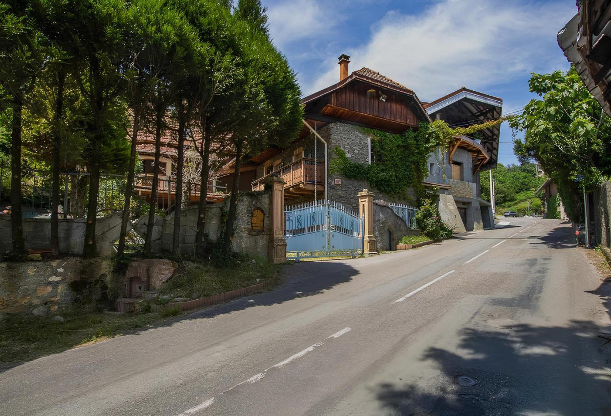 אלברטוויל Studio Atypique Et Cosy, Classe "Gite De France" 5Min Centre, 15Min Gare, Lit Queen Size "Climatisation, Netflix Et Wifi, Parking, Lave Vaisselle, Boite A Cles Pour Arrivee Tardive - Gites La Tarine מראה חיצוני תמונה